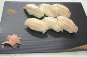 Now only! Exclusive to Mukawa! I ventured out to try the must-eat shishamo sushi!