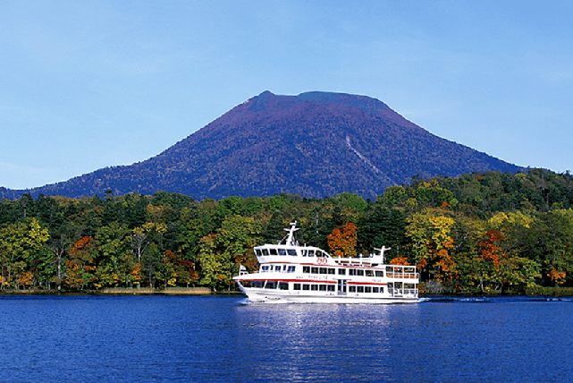 Lake Akanの観光船