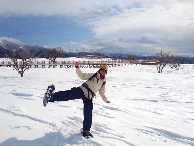 shiretoko-winter-trekking-and-lady