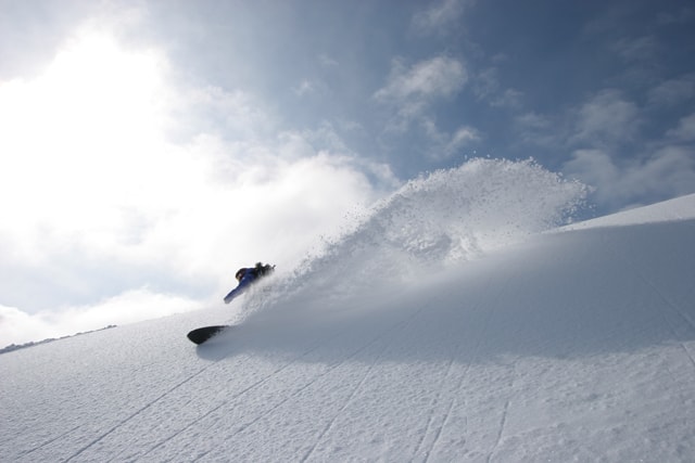 トマムスキー場でスノーボード