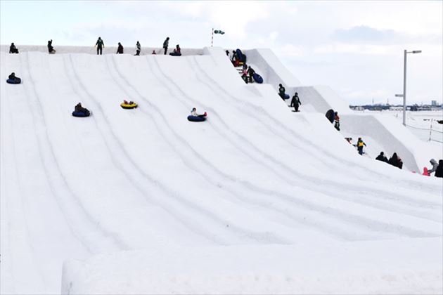 さっぽろ雪まつり つどーむ会場滑り台