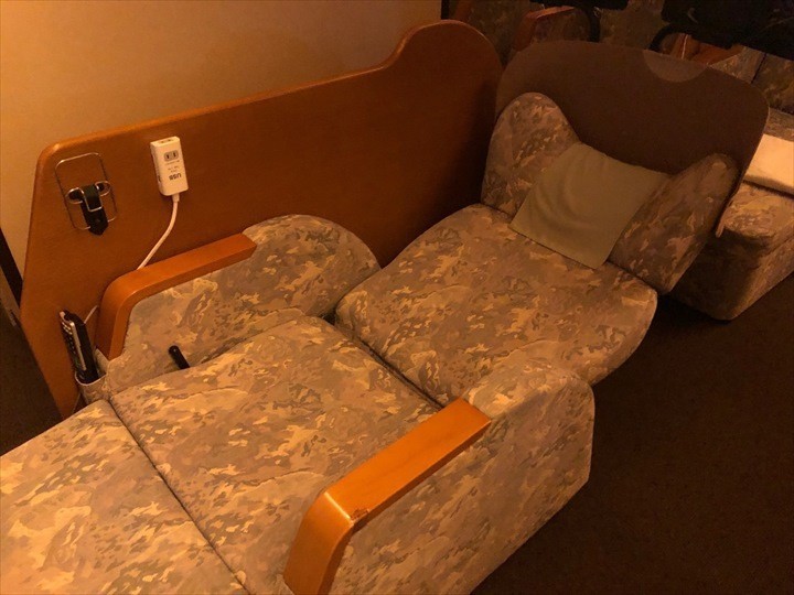 新千歳空港温泉　リラックスルーム　椅子
