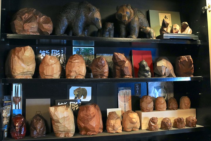 八雲町　木彫り熊
