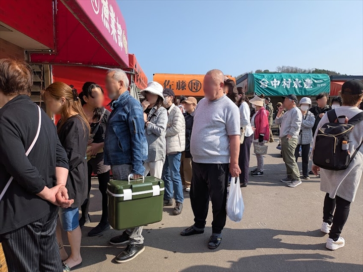 厚田港朝市